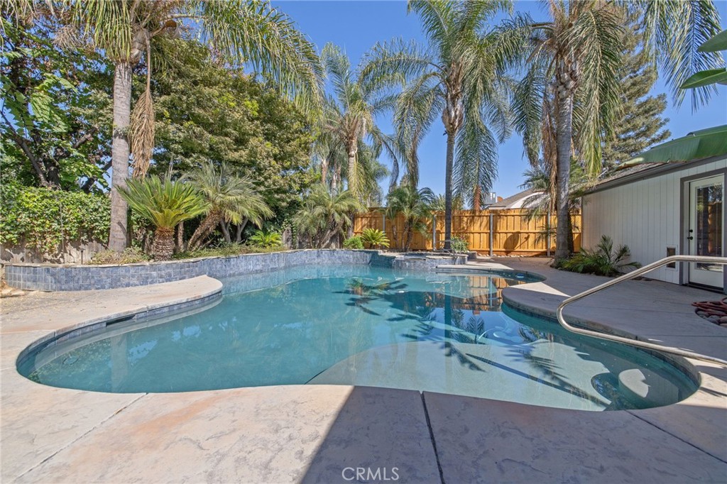 2632 E Paradise, Visalia, CA 93292