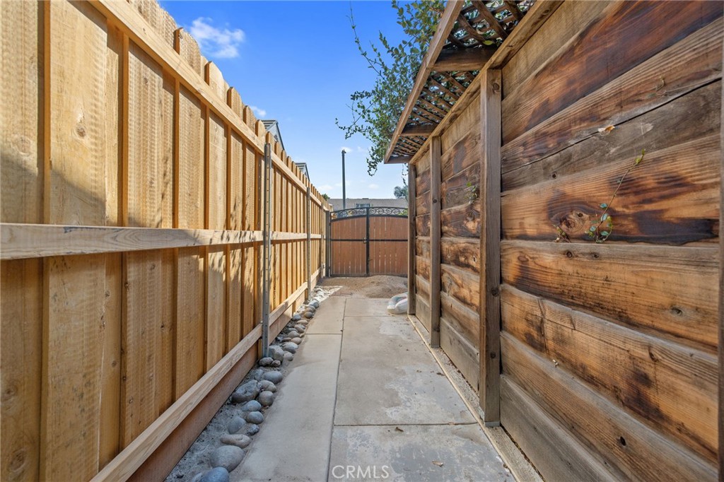 2632 E Paradise, Visalia, CA 93292