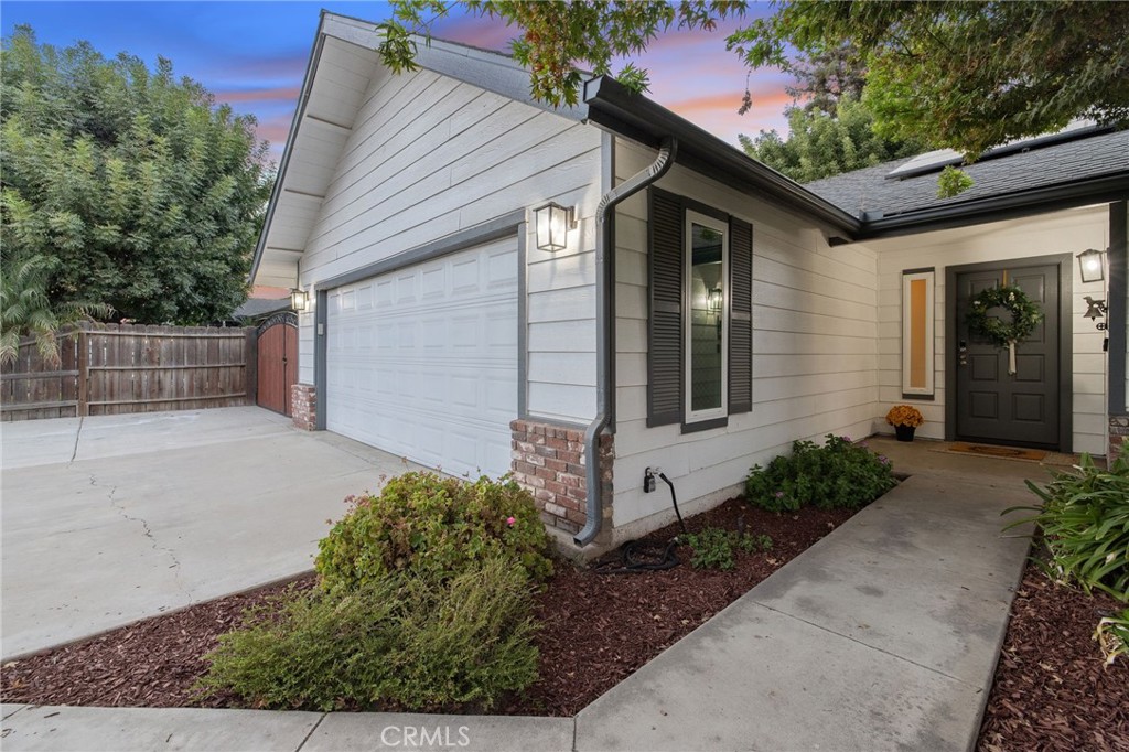 2632 E Paradise, Visalia, CA 93292