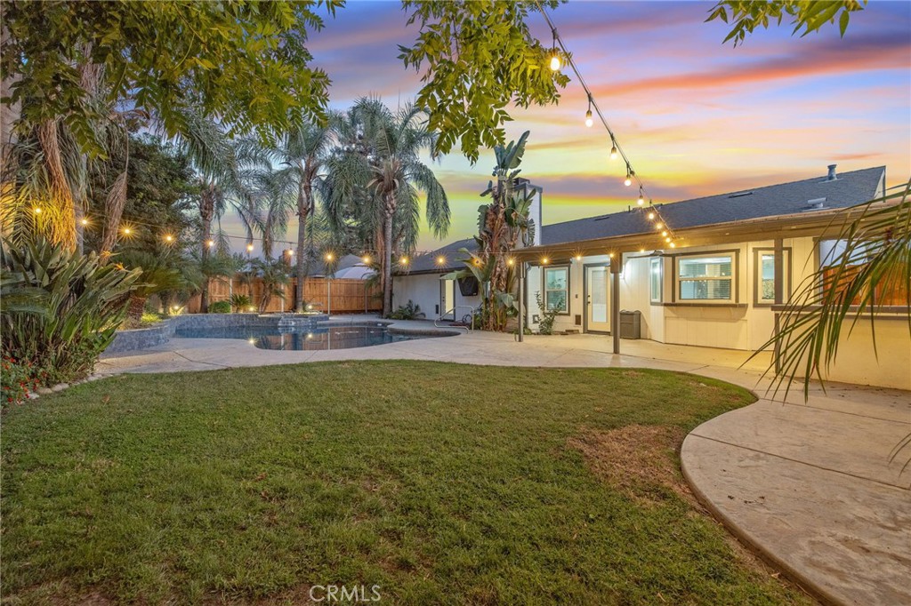 2632 E Paradise, Visalia, CA 93292