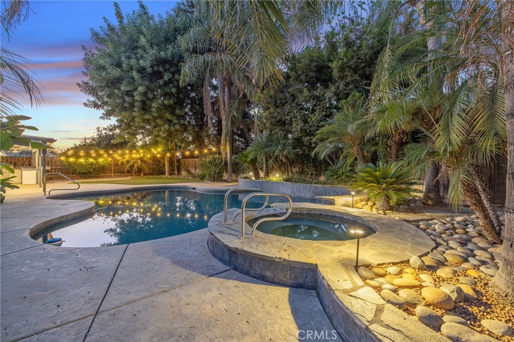 2632 E Paradise, Visalia, CA 93292