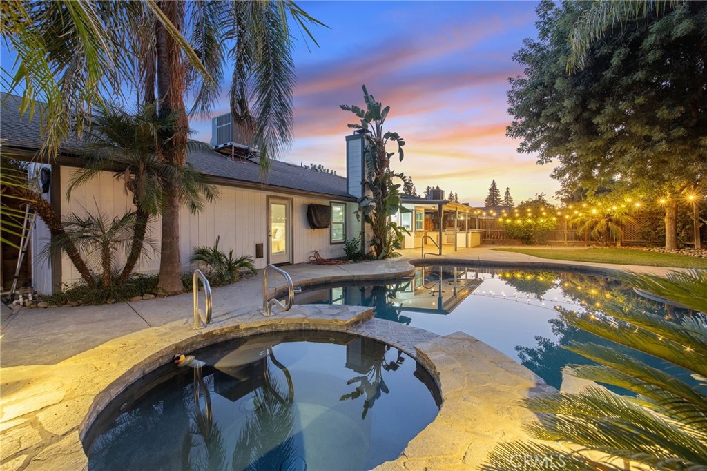 2632 E Paradise, Visalia, CA 93292