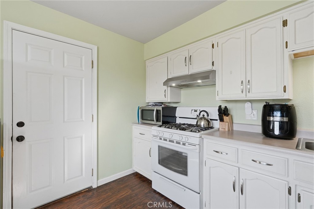11861 Chris, Hanford, CA 93230