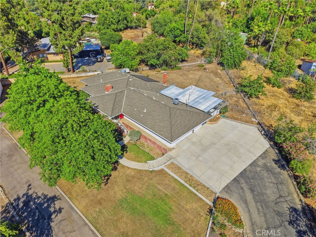 84 S Park St, Porterville, CA 93257