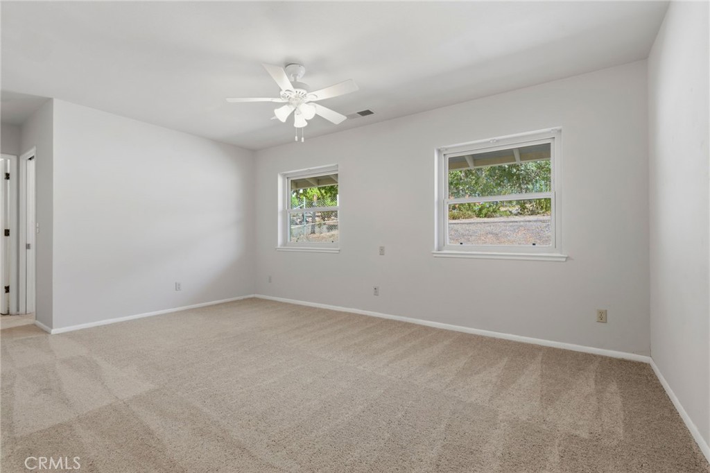 84 S Park St, Porterville, CA 93257