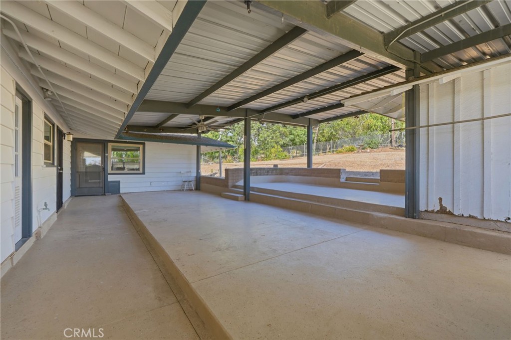 84 S Park St, Porterville, CA 93257