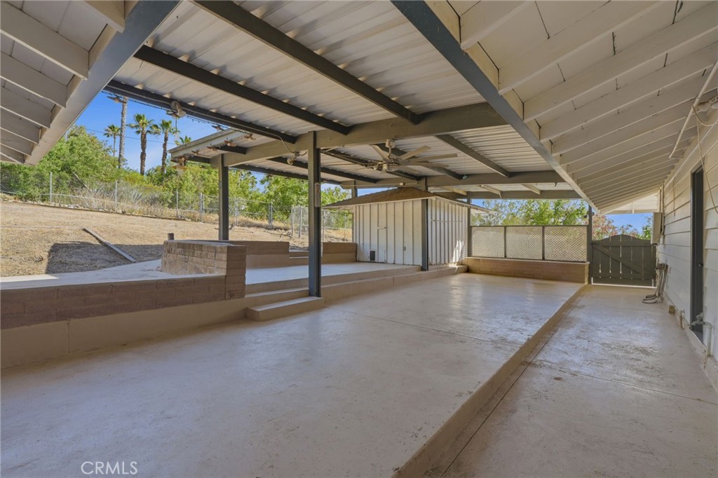 84 S Park St, Porterville, CA 93257