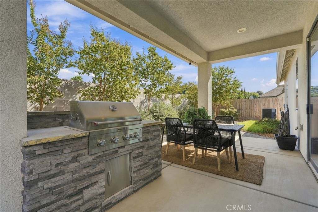 4432 S University St, Visalia, CA 93277