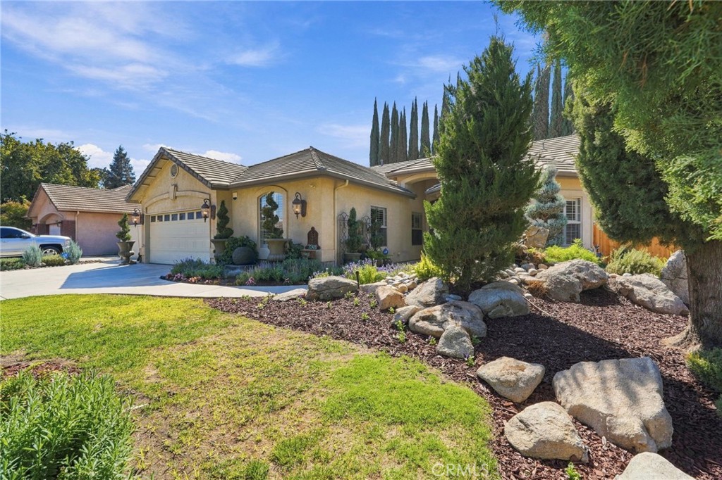 2349 S Mary Dr, Visalia, CA 93292