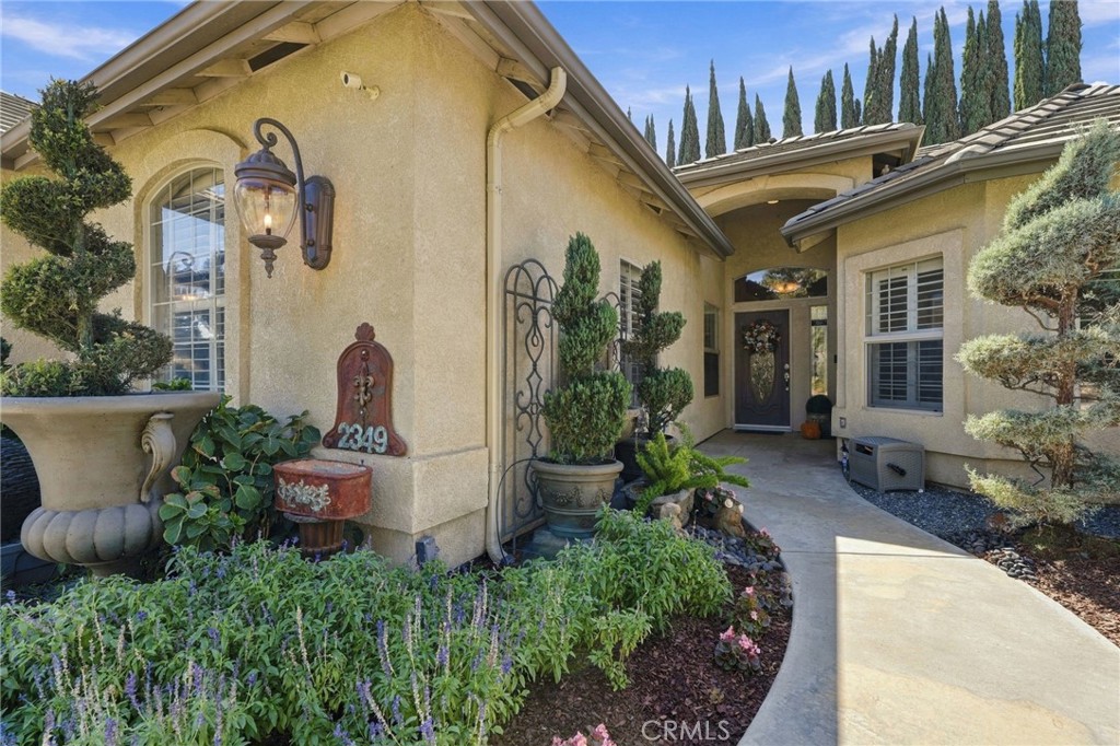 2349 S Mary Dr, Visalia, CA 93292