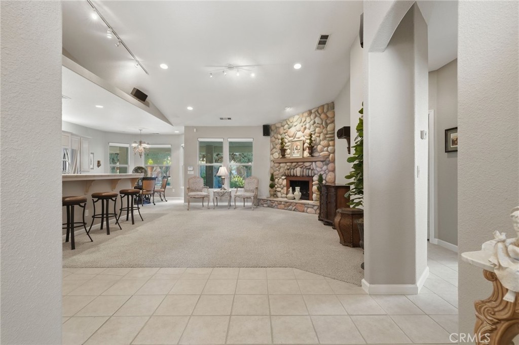 2349 S Mary Dr, Visalia, CA 93292