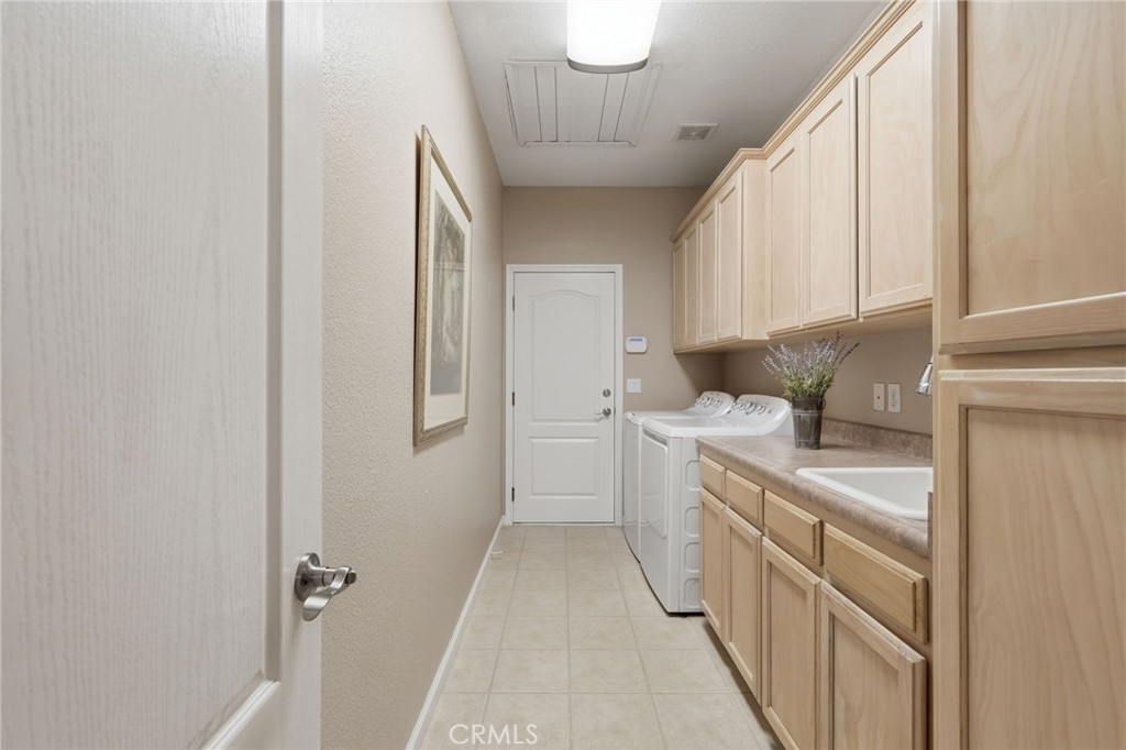 2349 S Mary Dr, Visalia, CA 93292