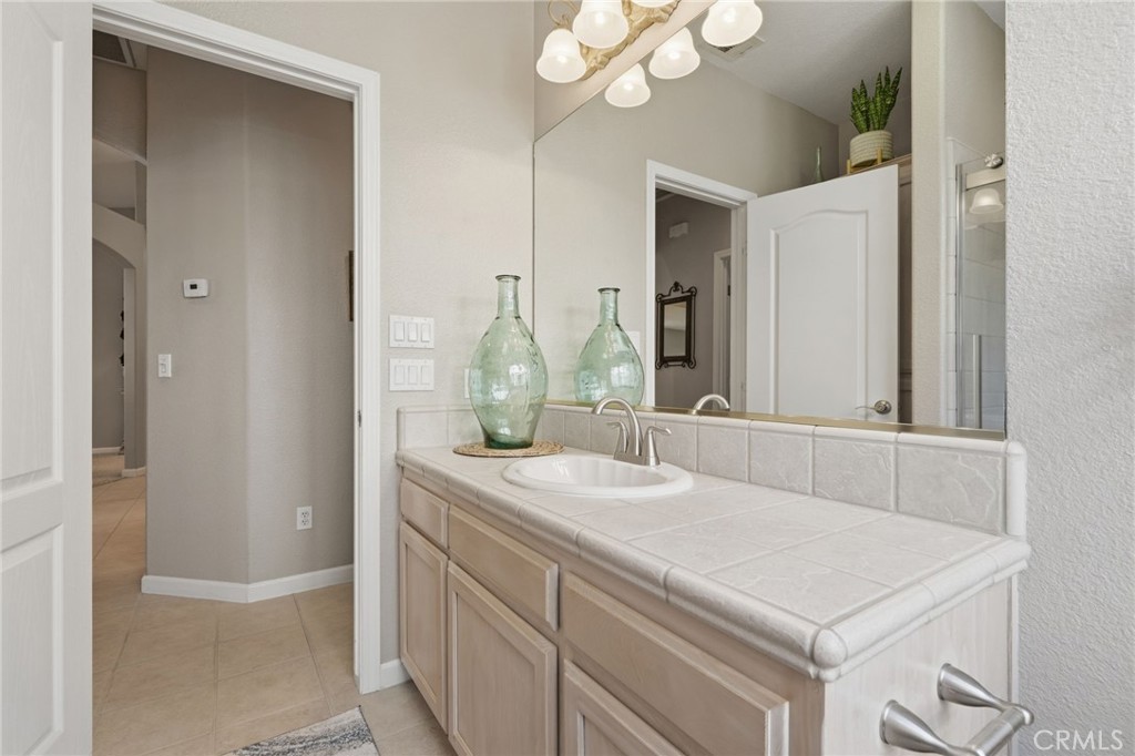 2349 S Mary Dr, Visalia, CA 93292