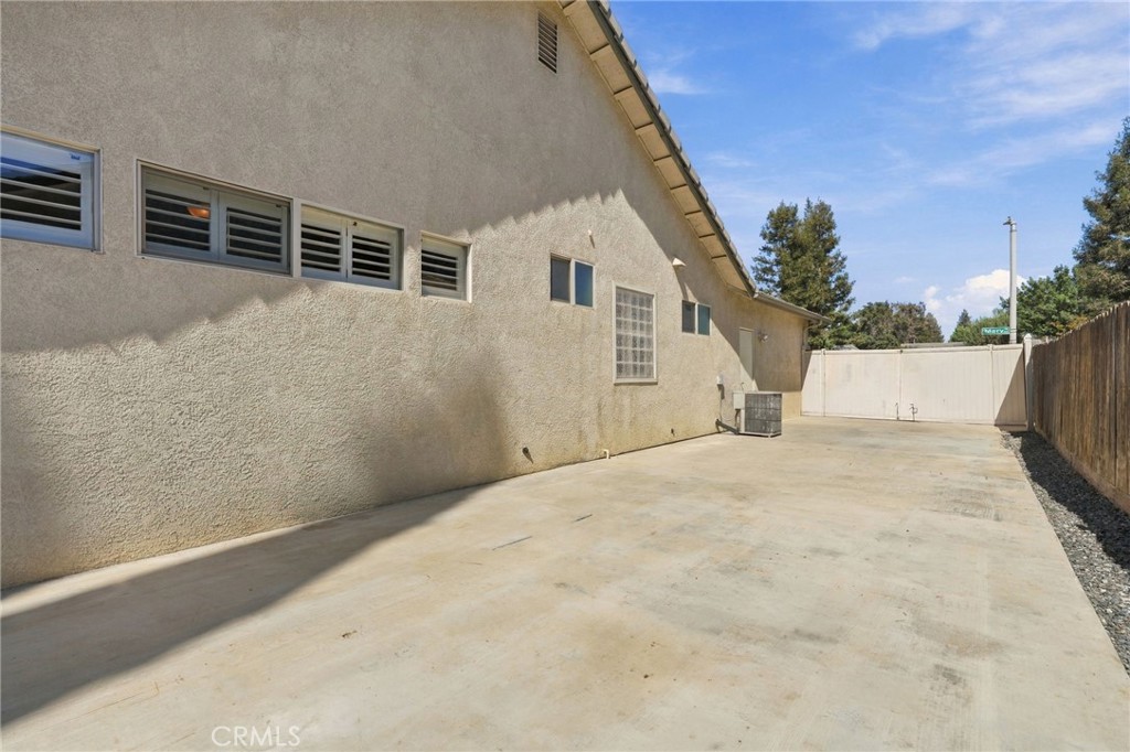 2349 S Mary Dr, Visalia, CA 93292