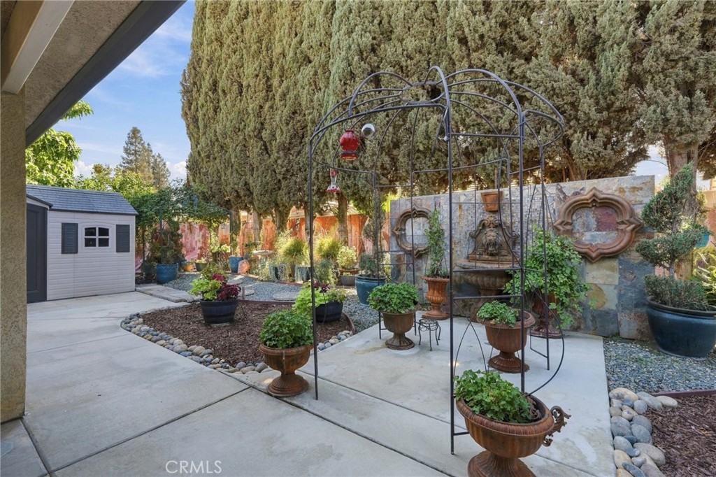2349 S Mary Dr, Visalia, CA 93292