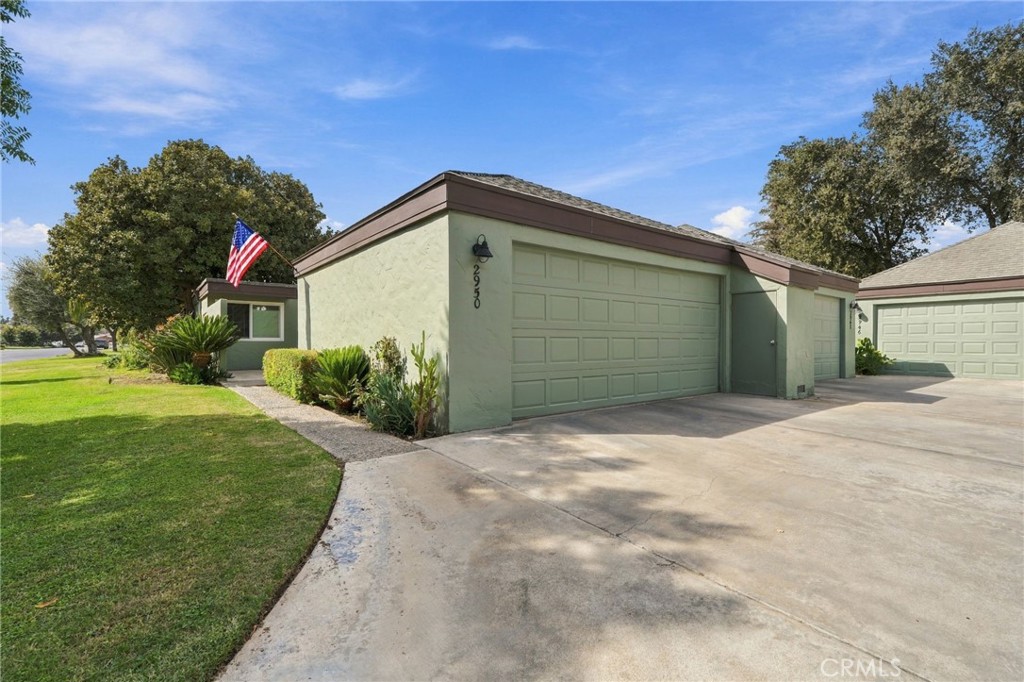 2950 W Border Links Dr, Visalia, CA 93291