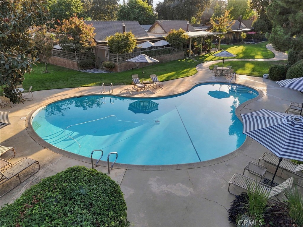 2950 W Border Links Dr, Visalia, CA 93291