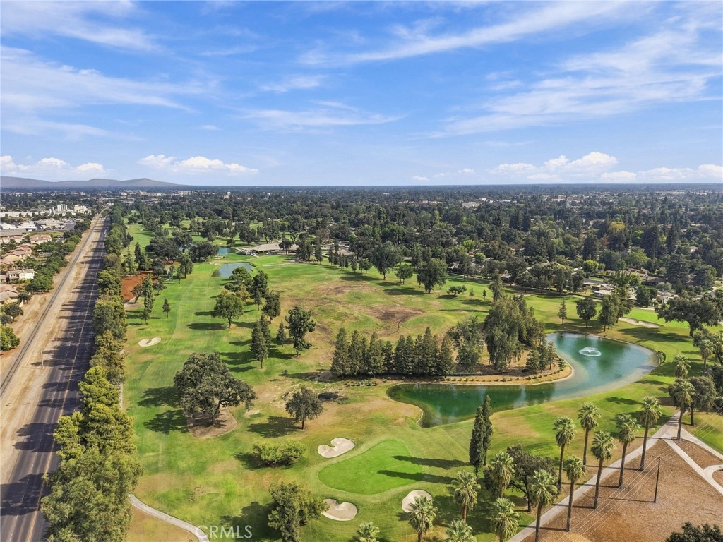 2950 W Border Links Dr, Visalia, CA 93291