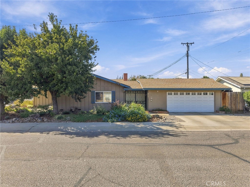 2234 W Cambridge Ave, Visalia, CA 93277