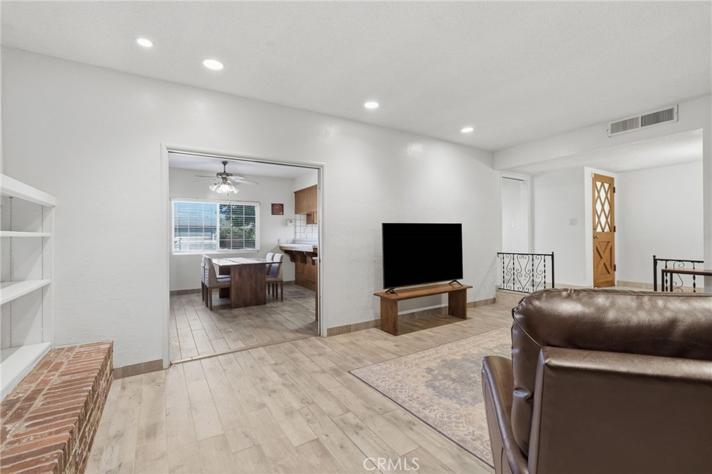 2234 W Cambridge Ave, Visalia, CA 93277