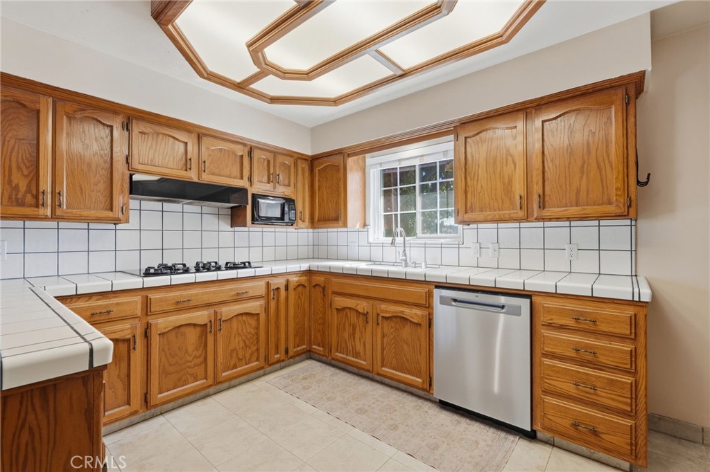 2234 W Cambridge Ave, Visalia, CA 93277
