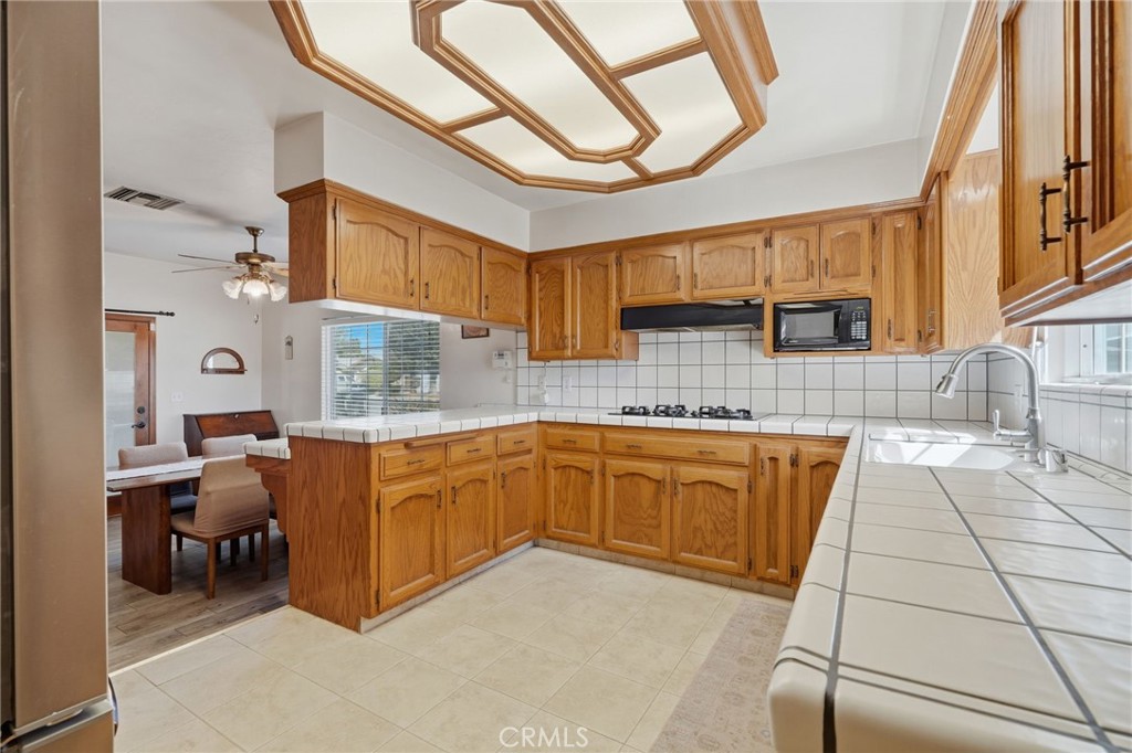 2234 W Cambridge Ave, Visalia, CA 93277