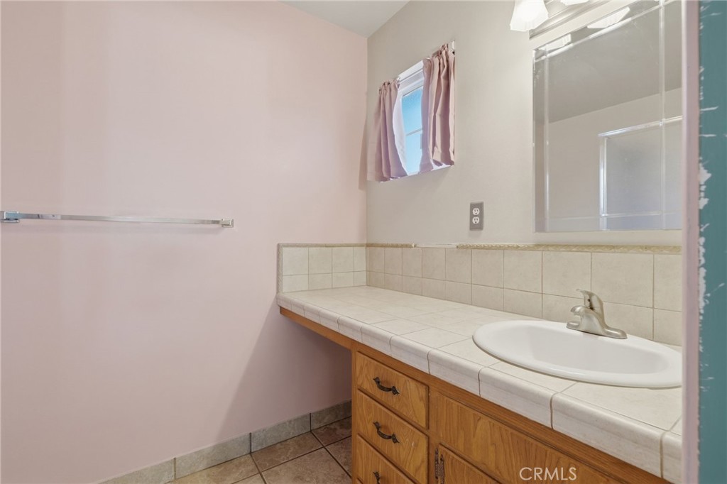 2234 W Cambridge Ave, Visalia, CA 93277