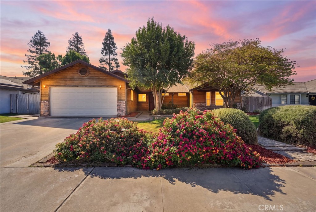 2149 W Della, Porterville, CA 93257