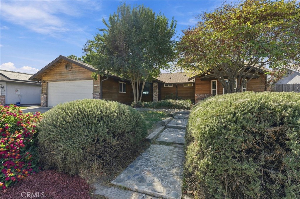 2149 W Della, Porterville, CA 93257