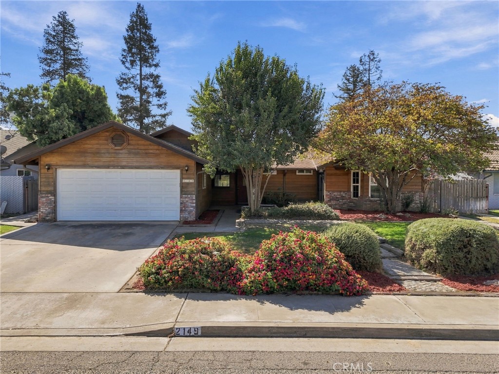 2149 W Della, Porterville, CA 93257