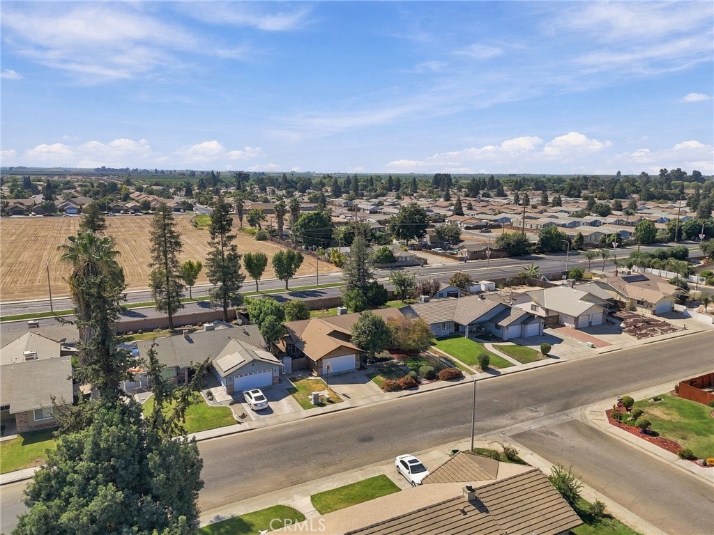 2149 W Della, Porterville, CA 93257