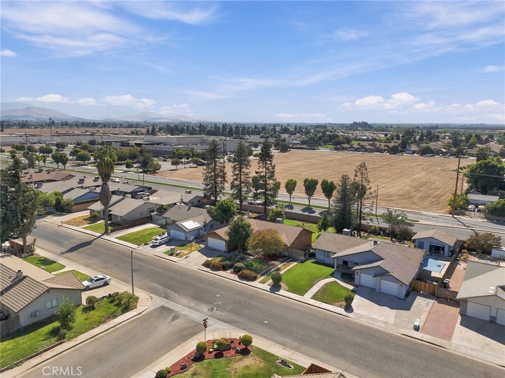2149 W Della, Porterville, CA 93257