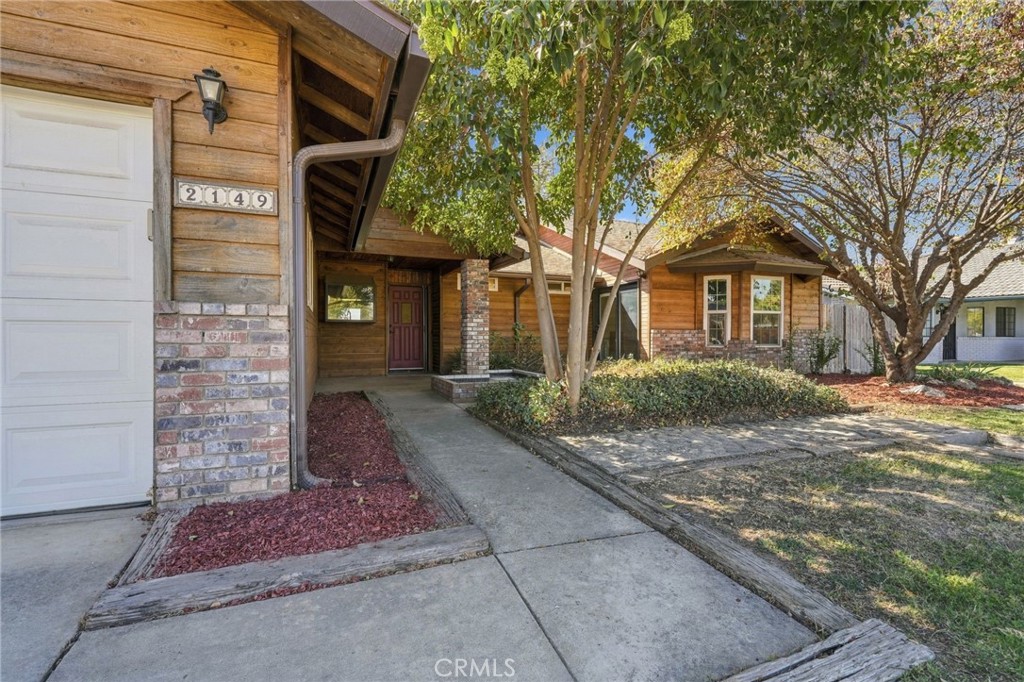 2149 W Della, Porterville, CA 93257