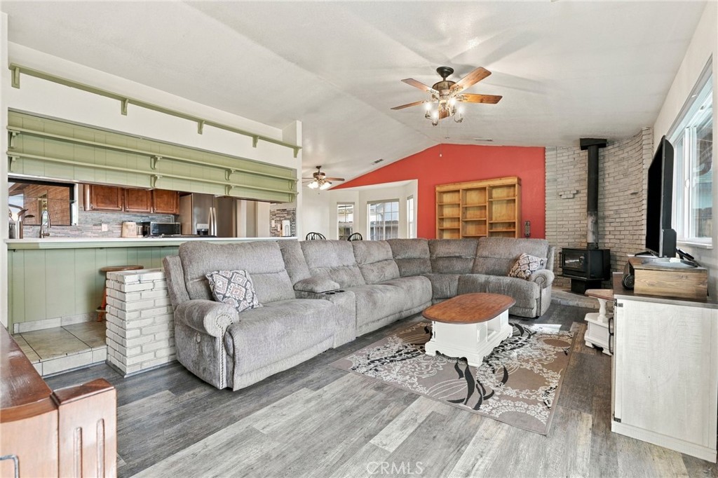 2149 W Della, Porterville, CA 93257