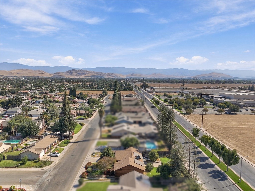 2149 W Della, Porterville, CA 93257