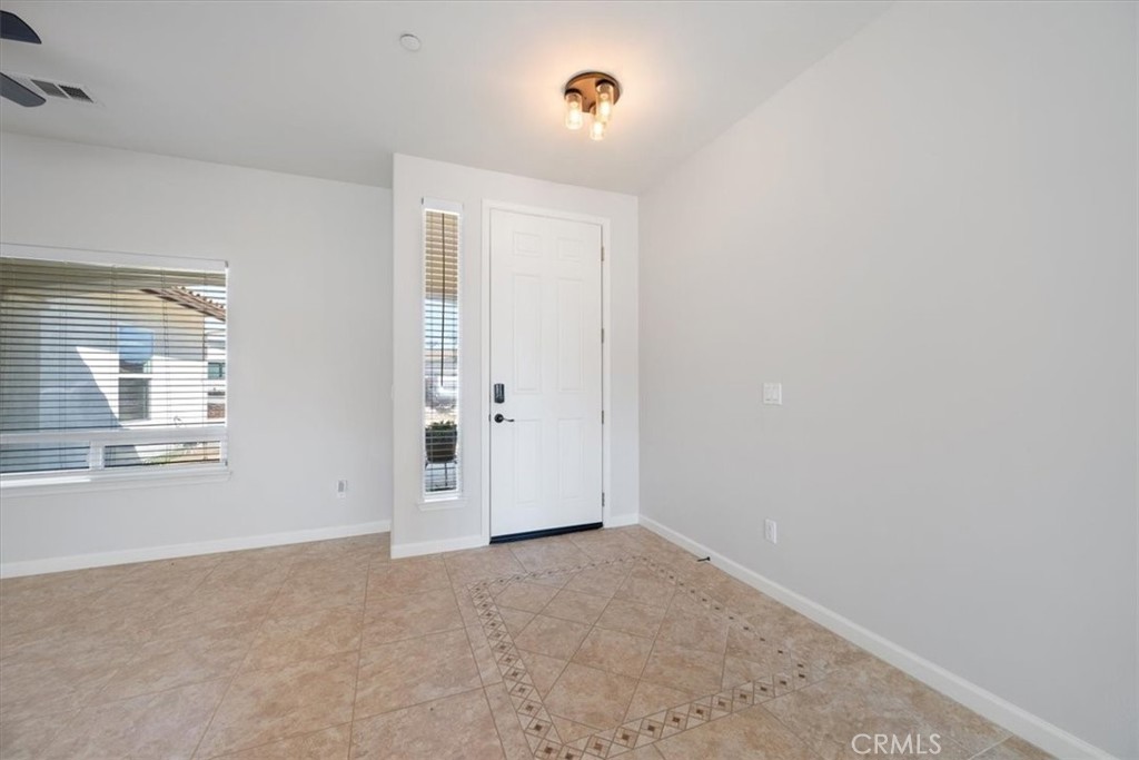 3415 Lakeside Village Drive, Paso Robles, CA 93446