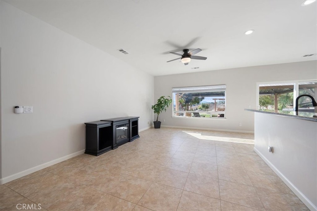 3415 Lakeside Village Drive, Paso Robles, CA 93446