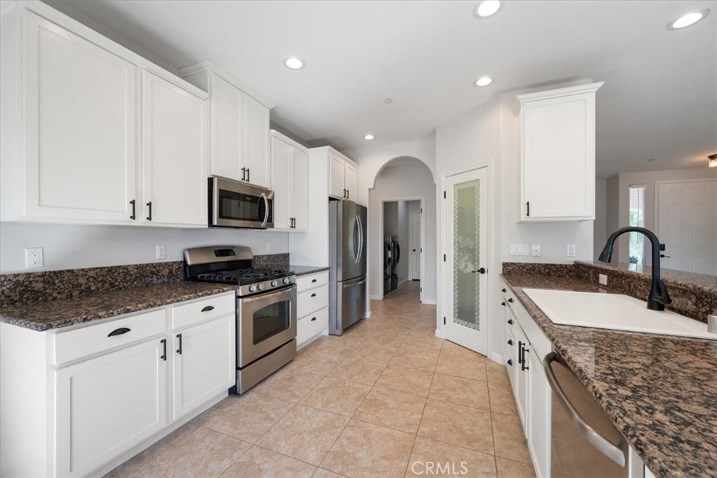 3415 Lakeside Village Drive, Paso Robles, CA 93446