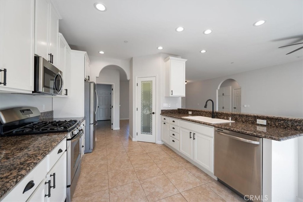3415 Lakeside Village Drive, Paso Robles, CA 93446