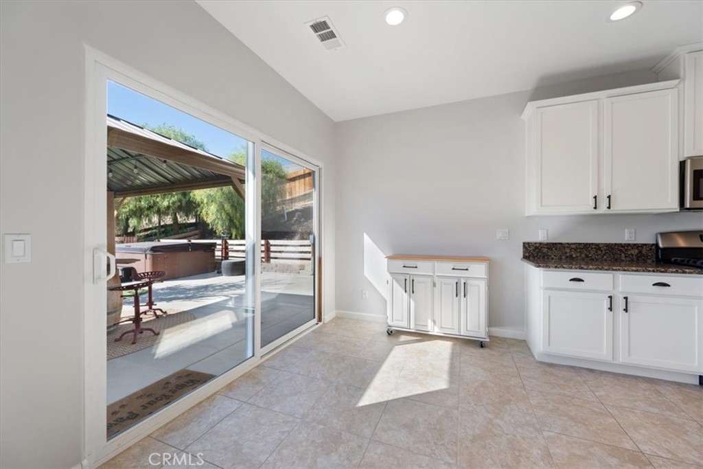 3415 Lakeside Village Drive, Paso Robles, CA 93446