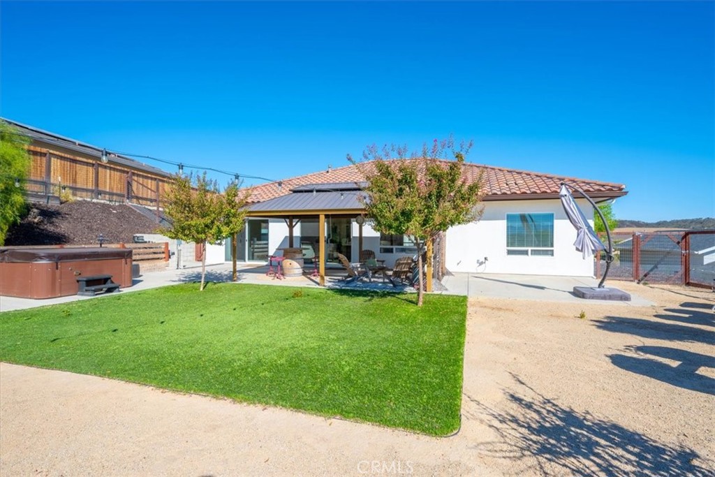 3415 Lakeside Village Drive, Paso Robles, CA 93446