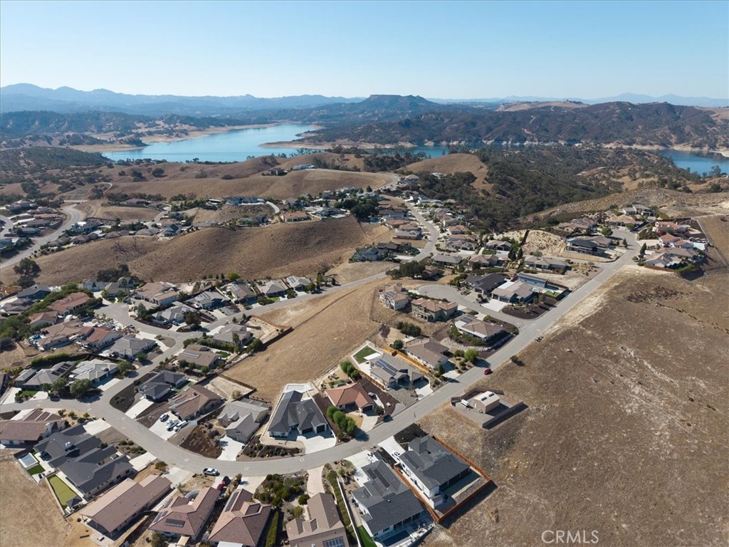 3415 Lakeside Village Drive, Paso Robles, CA 93446