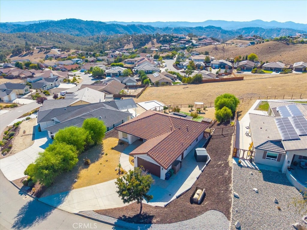 3415 Lakeside Village Drive, Paso Robles, CA 93446