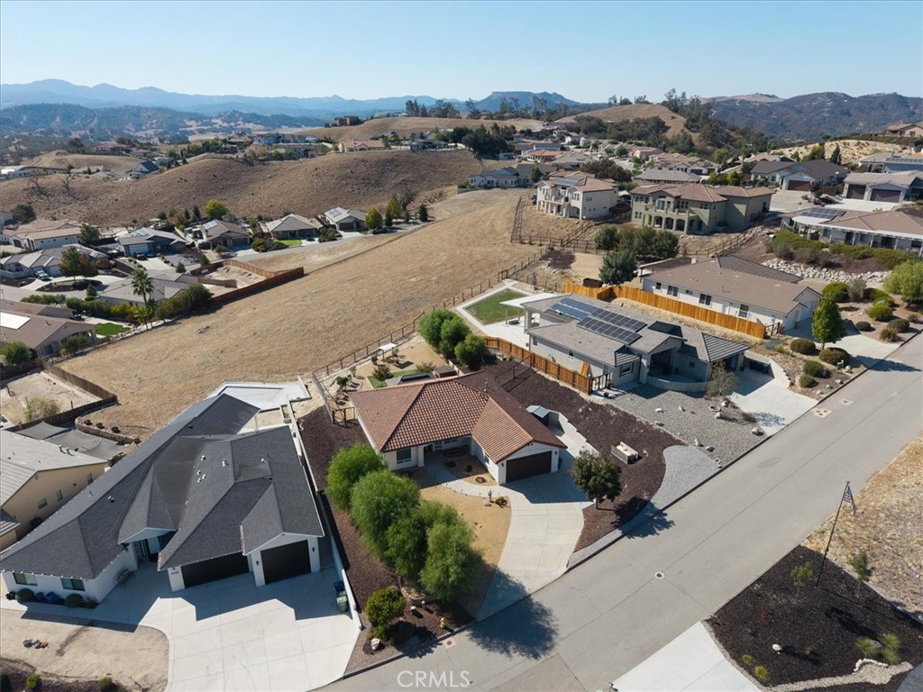 3415 Lakeside Village Drive, Paso Robles, CA 93446