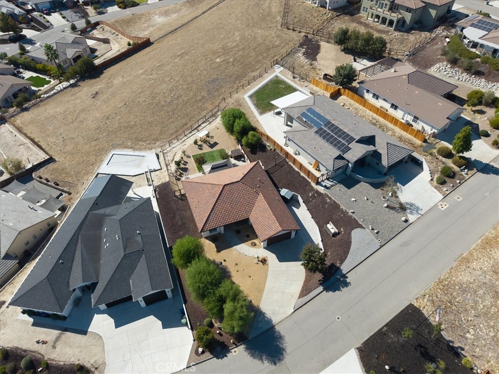 3415 Lakeside Village Drive, Paso Robles, CA 93446