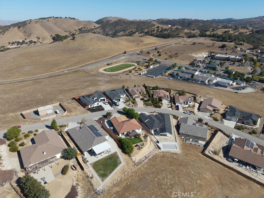 3415 Lakeside Village Drive, Paso Robles, CA 93446