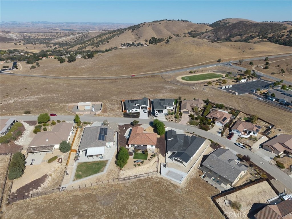 3415 Lakeside Village Drive, Paso Robles, CA 93446