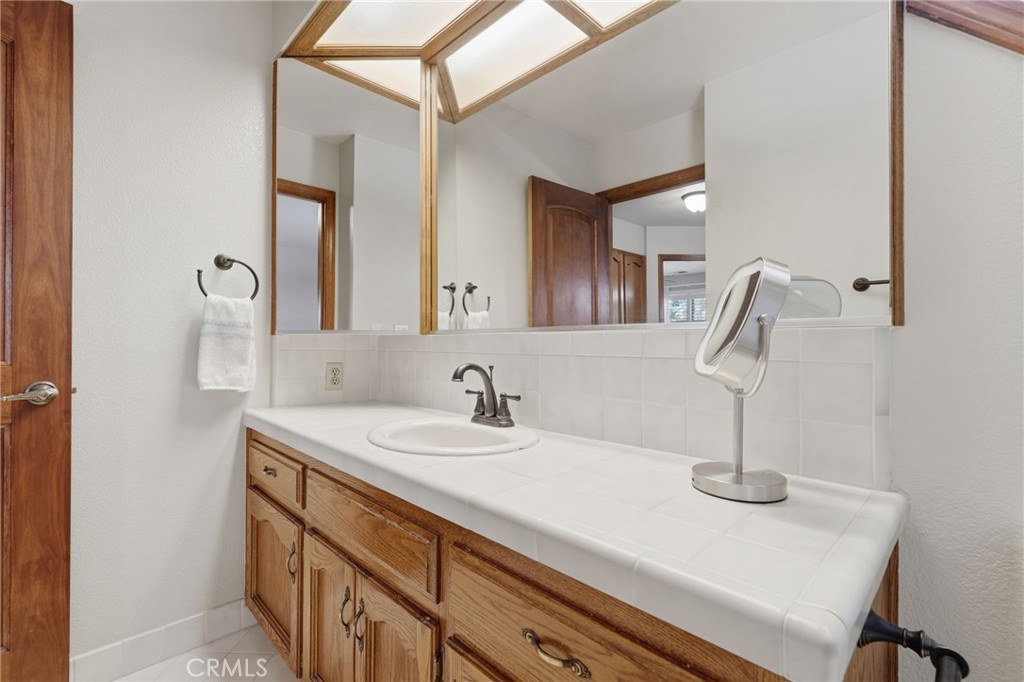 5644 W Walnut Ave, Visalia, CA 93277