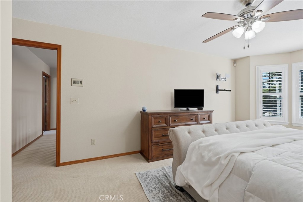 5644 W Walnut Ave, Visalia, CA 93277