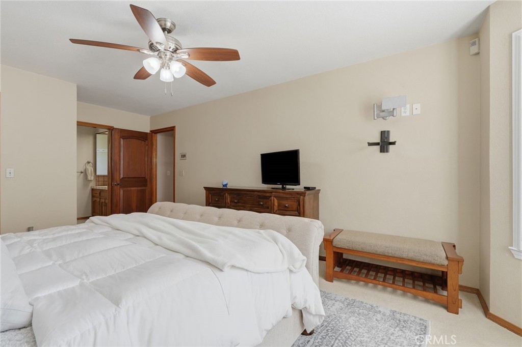 5644 W Walnut Ave, Visalia, CA 93277